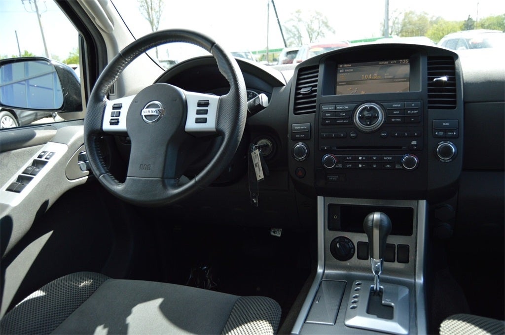 2011 Nissan Pathfinder SV